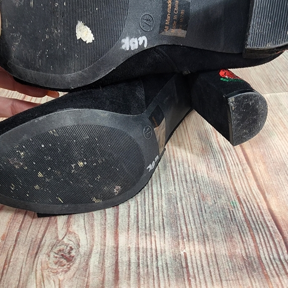 Rue21 ETC Rose Heel Embroidered Open Toe Bootie - Picture 5 of 6